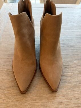 Vince Camuto ankle boot